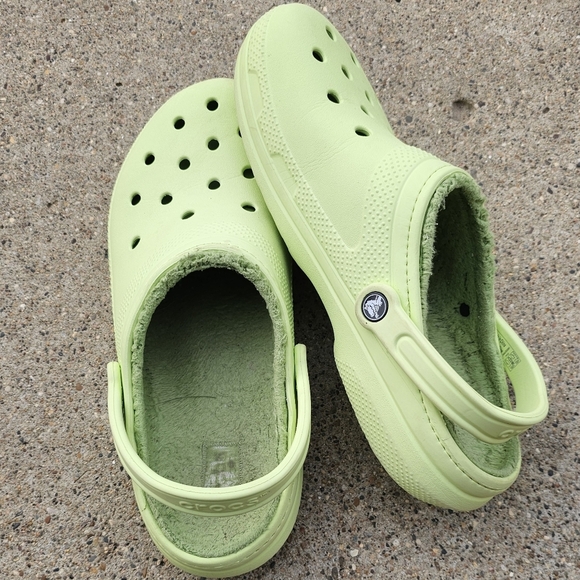 Crocs Insulated Sandals Men's Size 12 - Picture 9 of 10